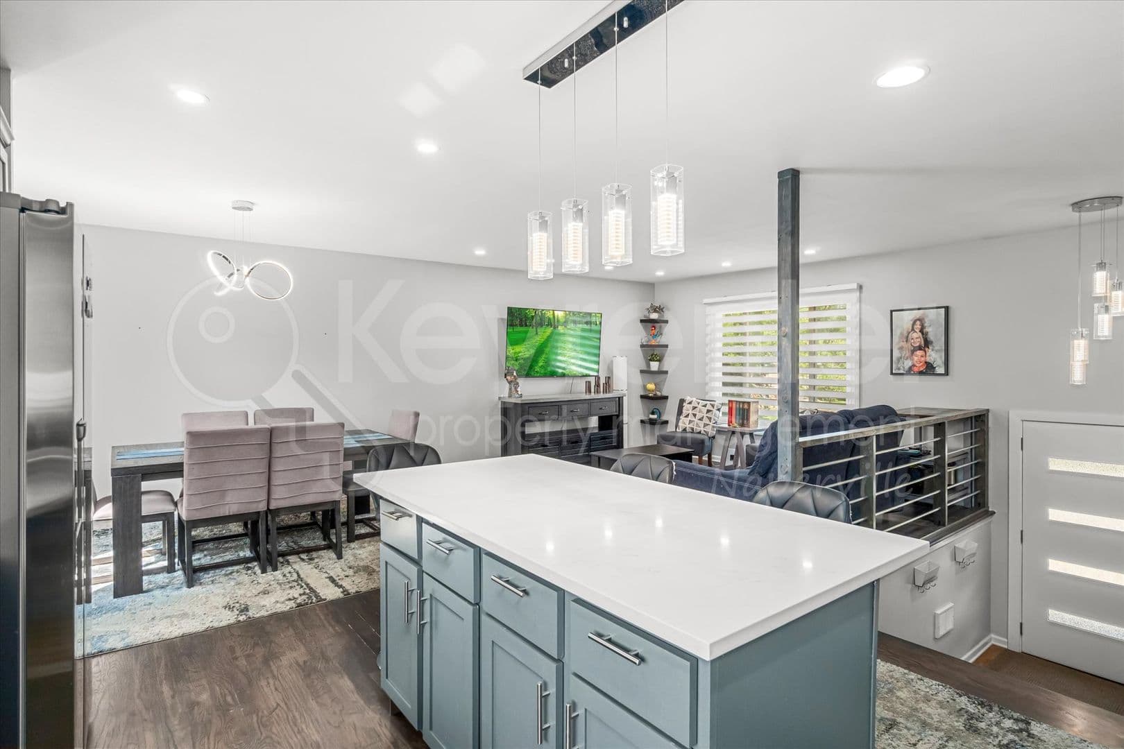 Bolingbrook House: 313 Falcon Ridge Way