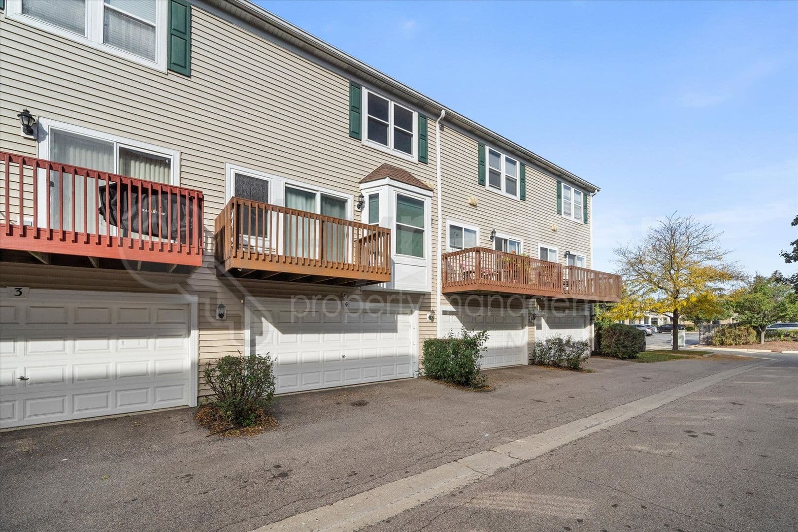 Aurora House: 2411 Courtyard Circle