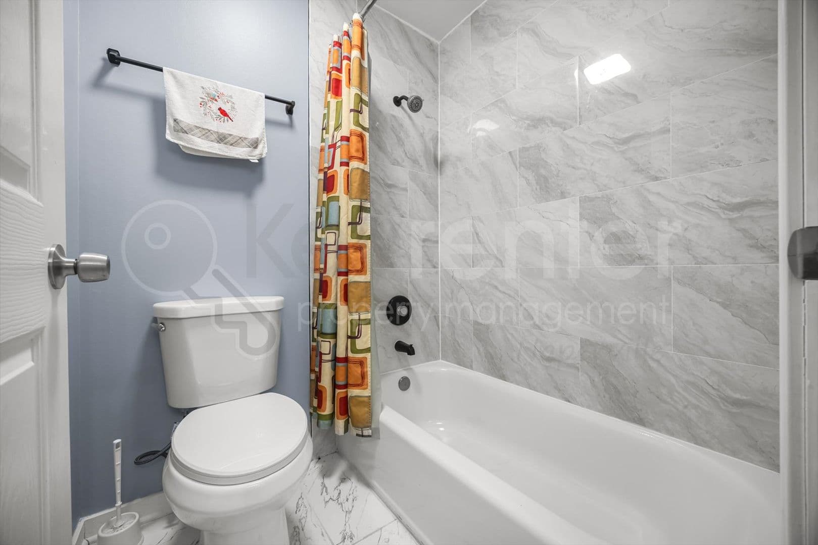 Naperville House: 371 Larchmont Ct.