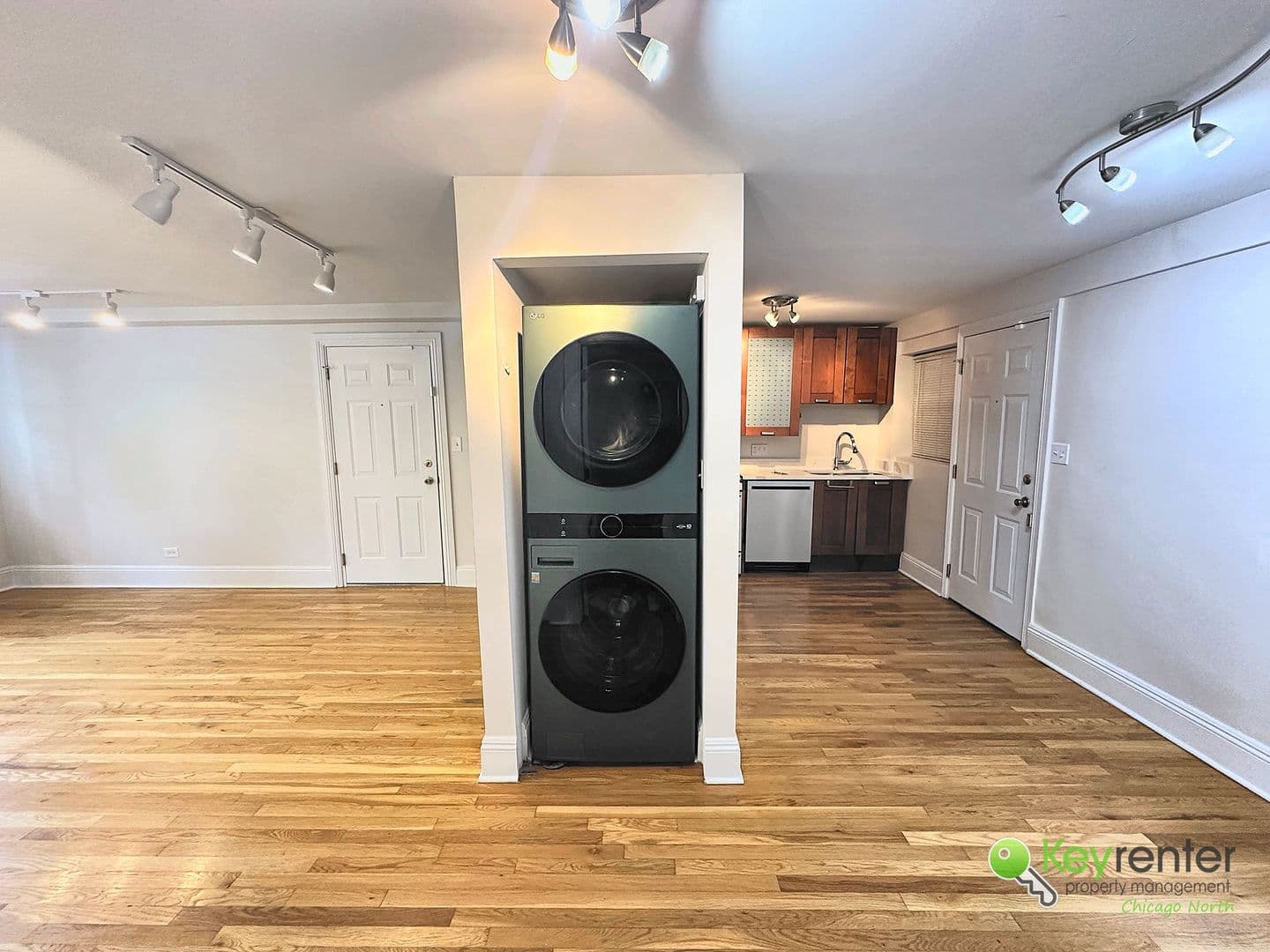 Chicago House: 1353 W Fargo Ave unit GW
