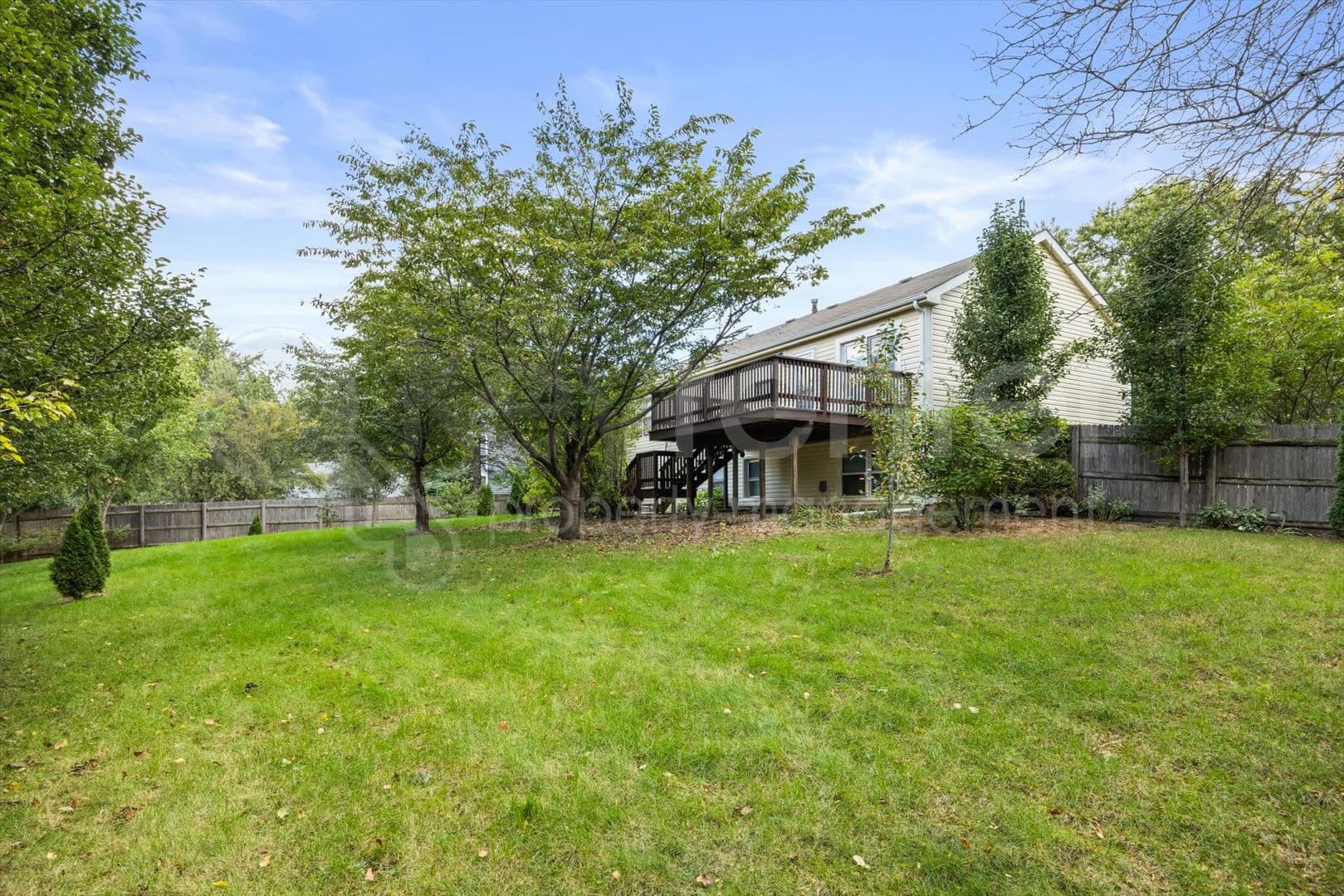 Naperville House: 371 Larchmont Ct.