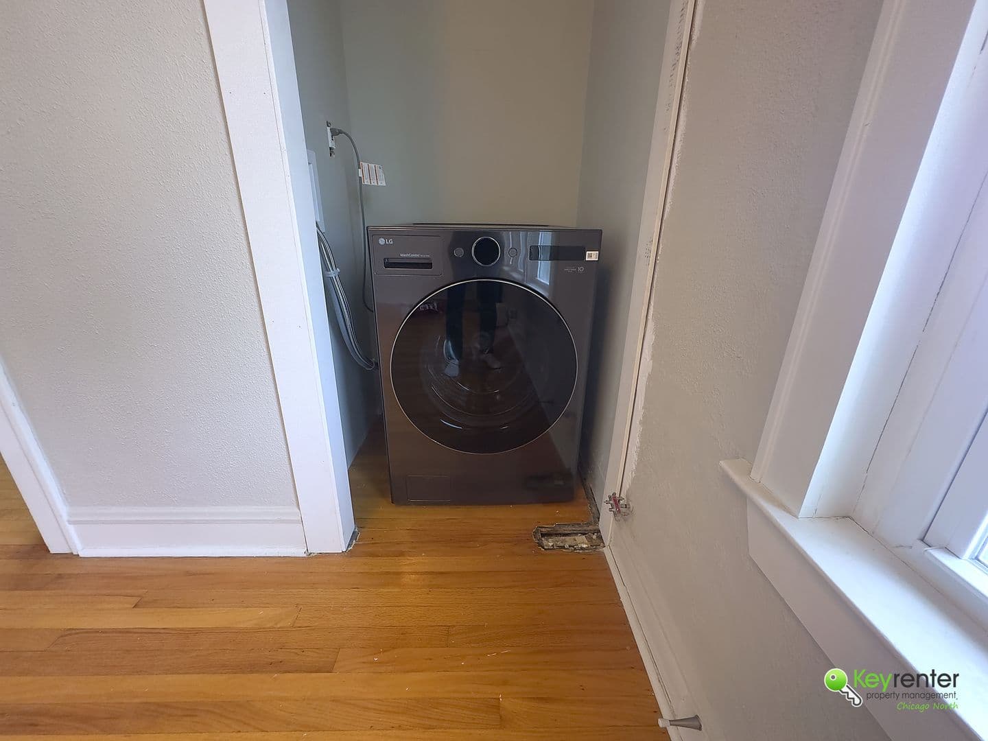 Chicago Condo: 6718 N Rockwell St  unit 2