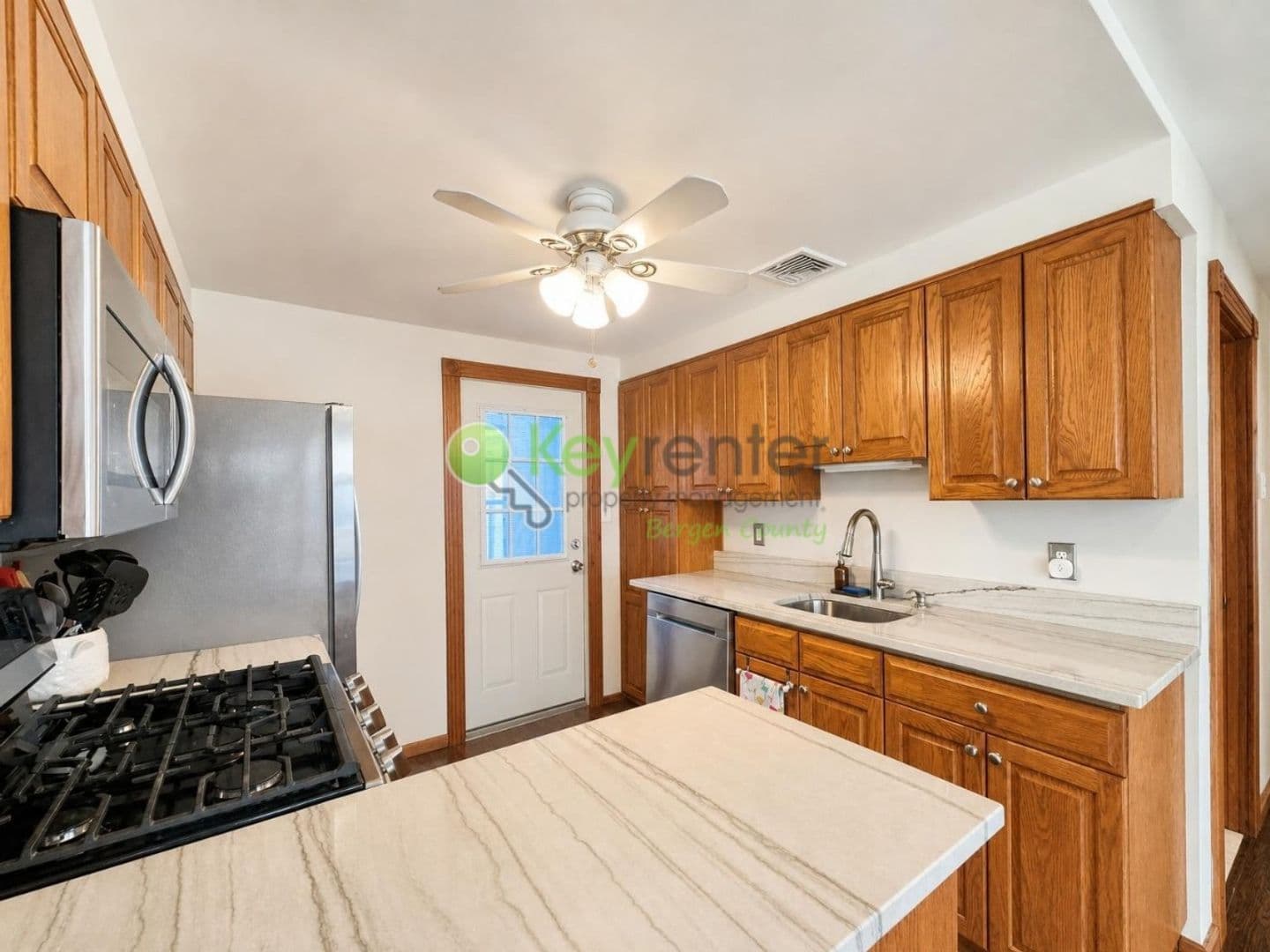 Pompton Lakes House: 237 Romain Ave