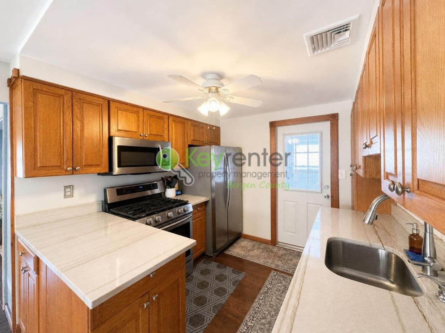 Pompton Lakes House: 237 Romain Ave