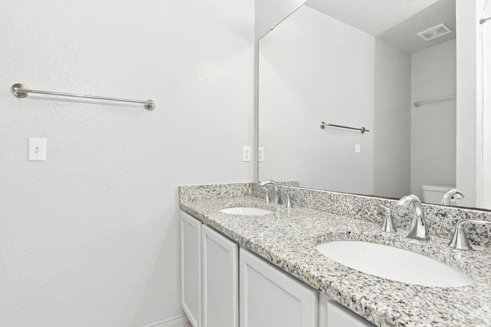 Glenn Heights House: 815 Breanna Way