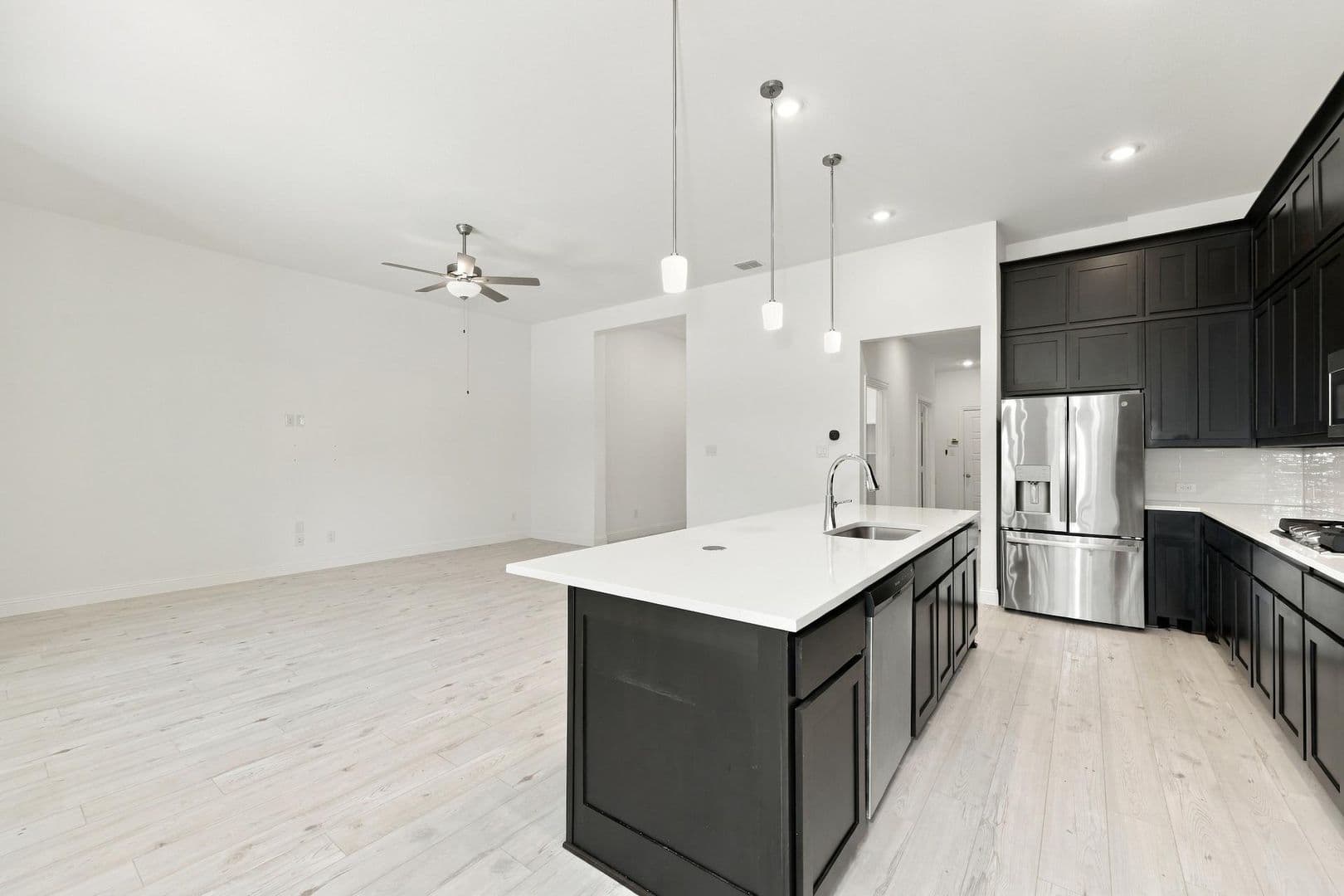Midlothian House: 752 Brozgold Ave