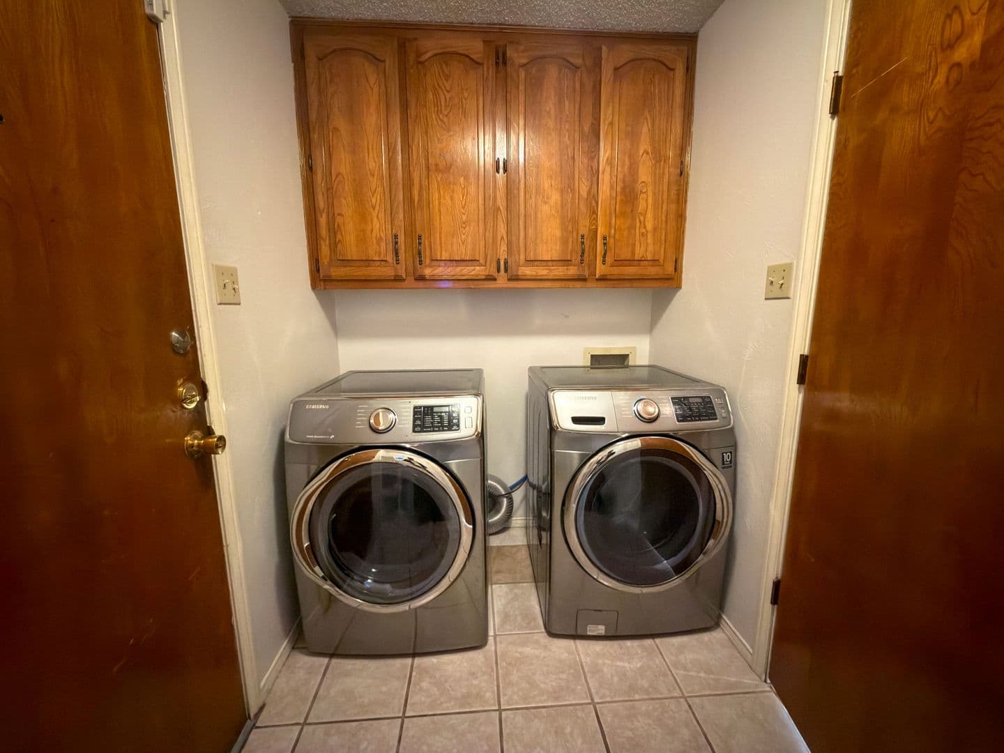 DeSoto House: 520 Sumac Place