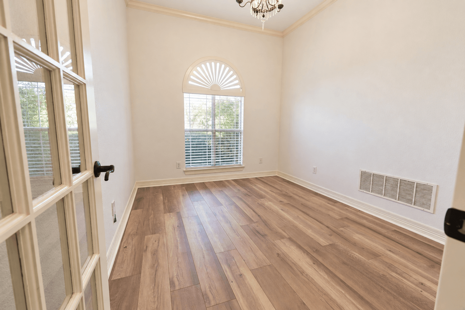 Cedar Hill House: 1428 Windmill Hill Ln