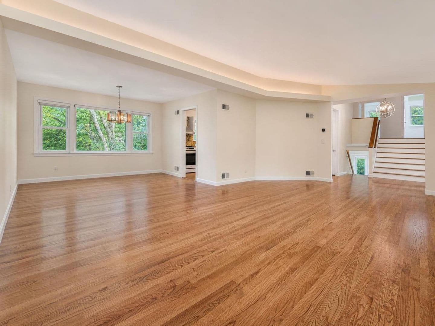 Scarsdale House: 152 Rock Creek Ln