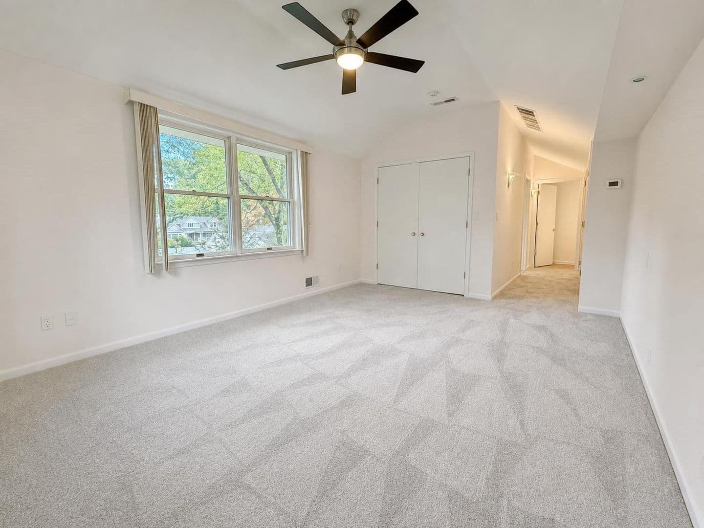 Scarsdale House: 152 Rock Creek Ln