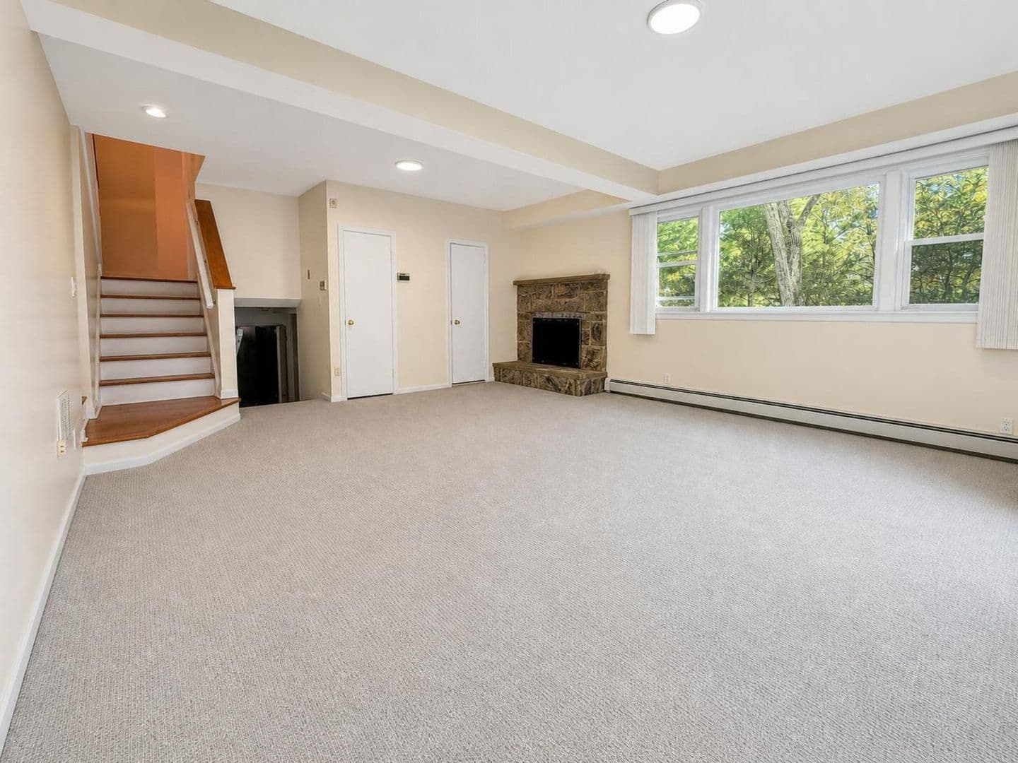 Scarsdale House: 152 Rock Creek Ln