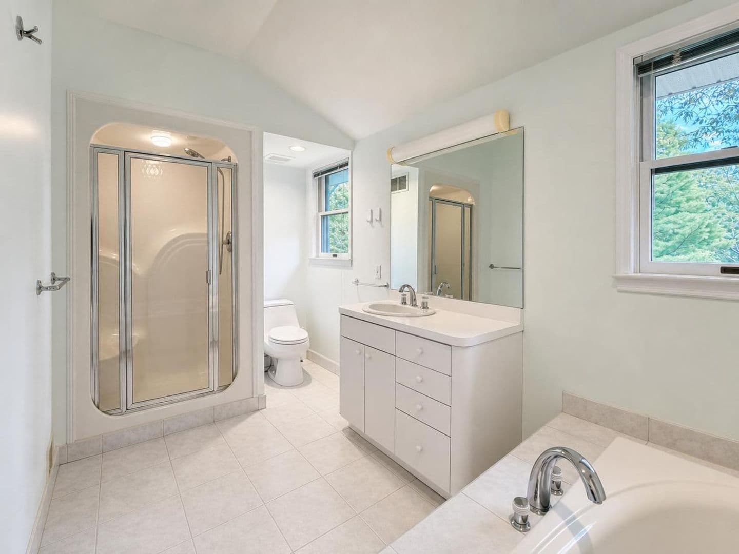 Scarsdale House: 152 Rock Creek Ln