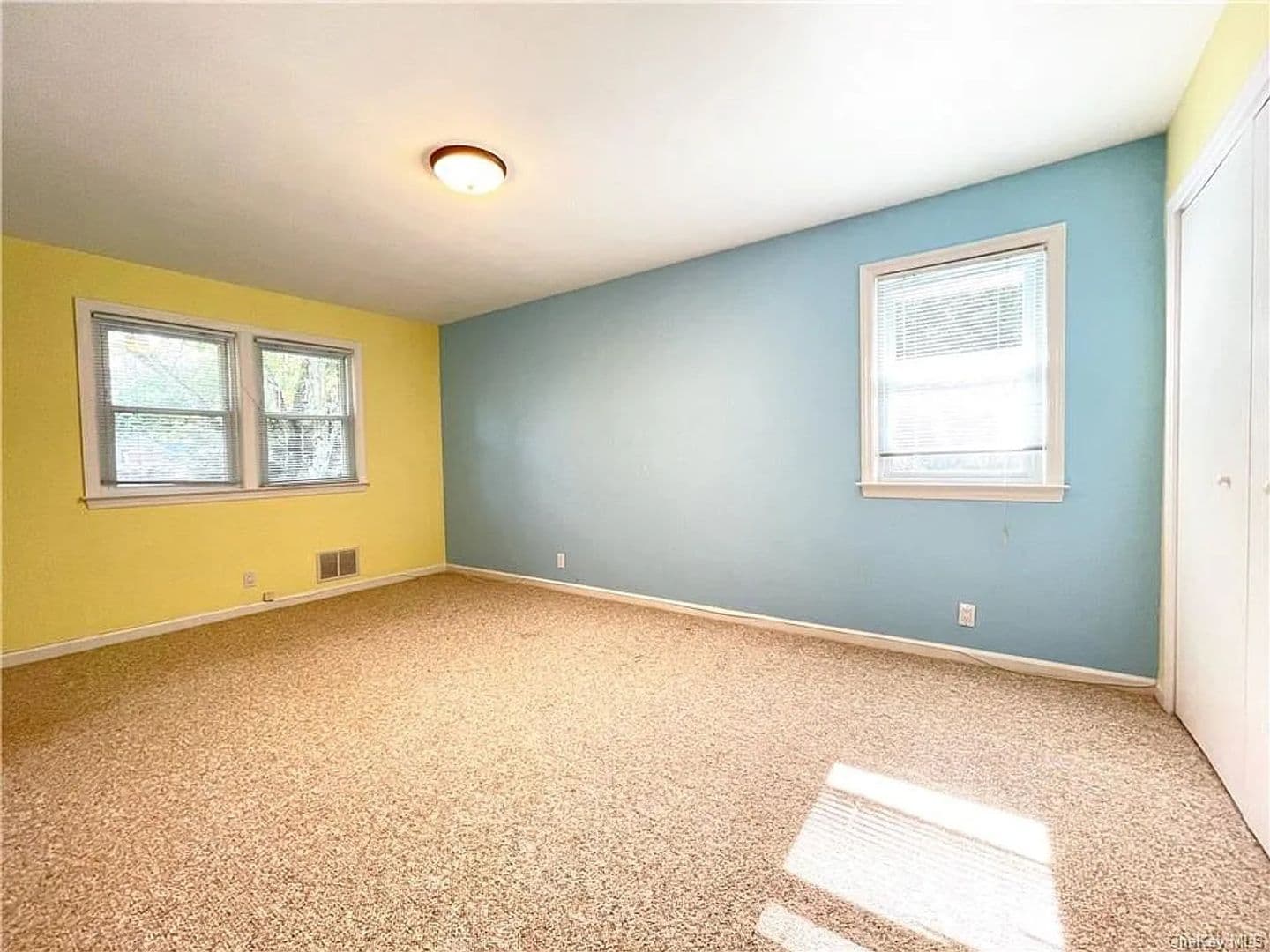 Scarsdale House: 152 Rock Creek Ln