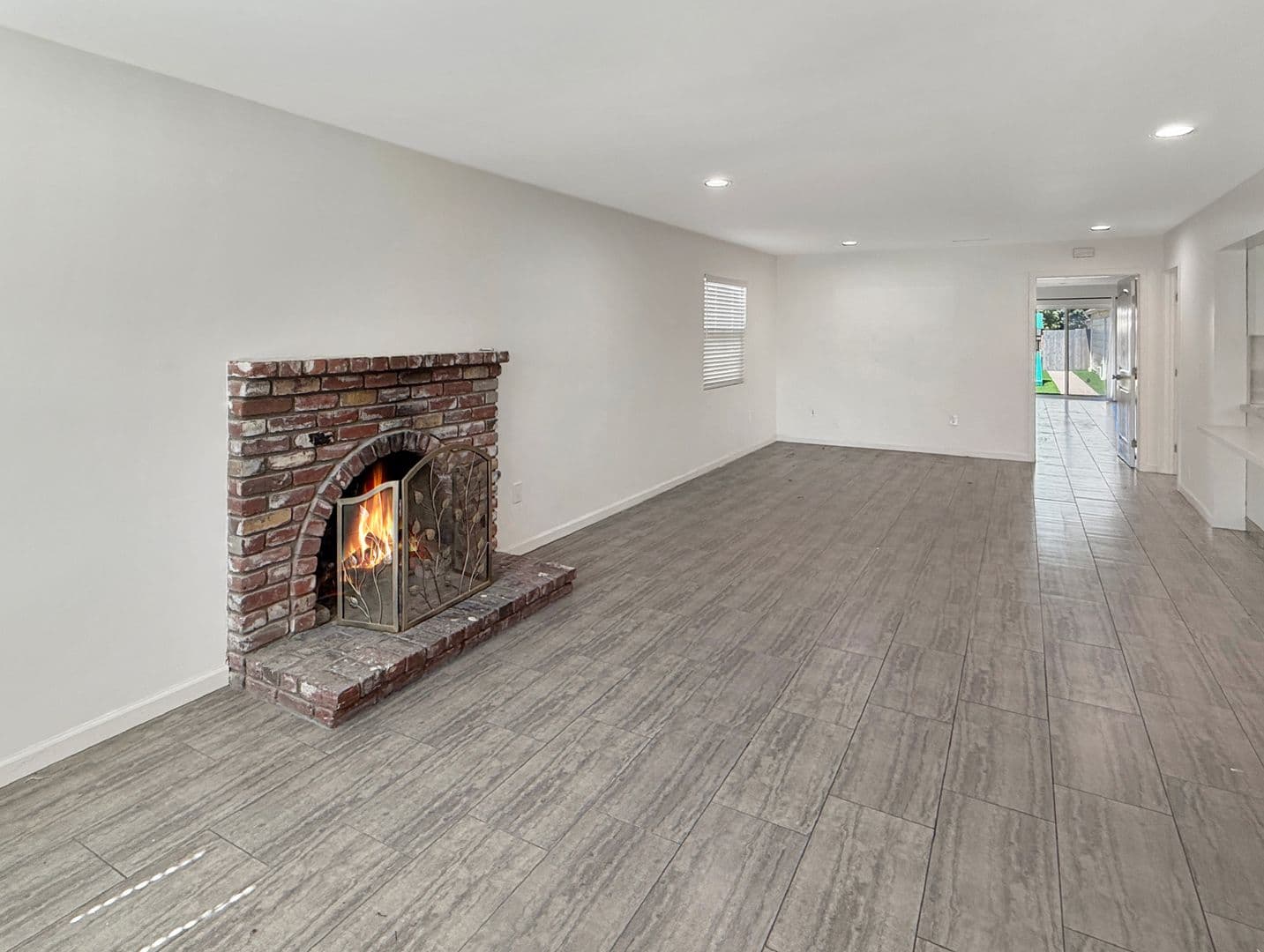 Lomita House: 2435 254th St