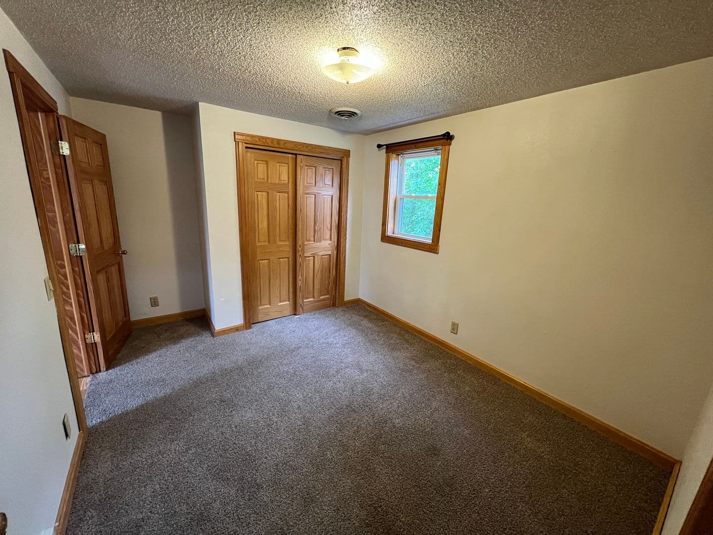 Superior House: 1227 Grand Ave