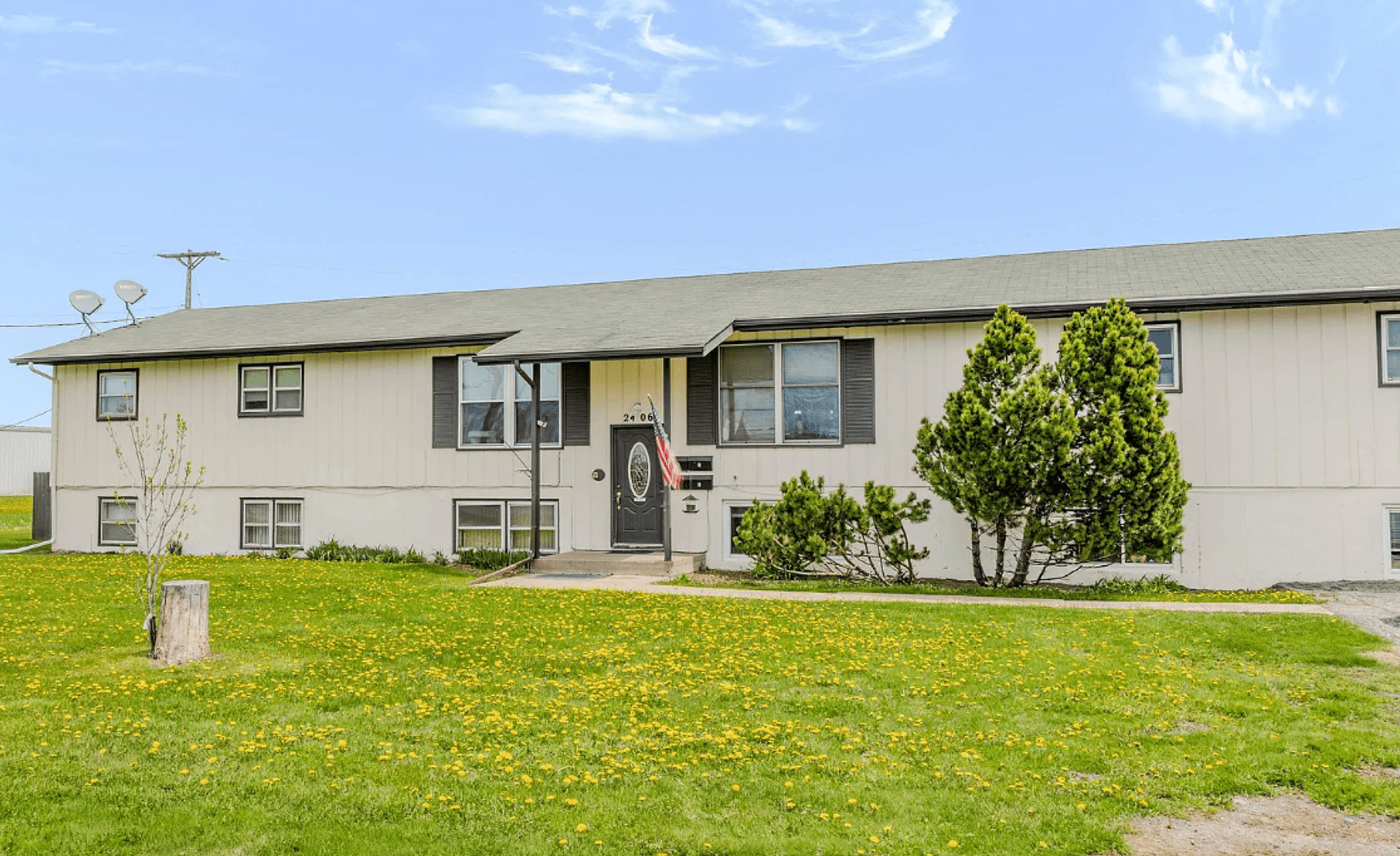 Superior Apartment: 2406 Hill Ave - 4