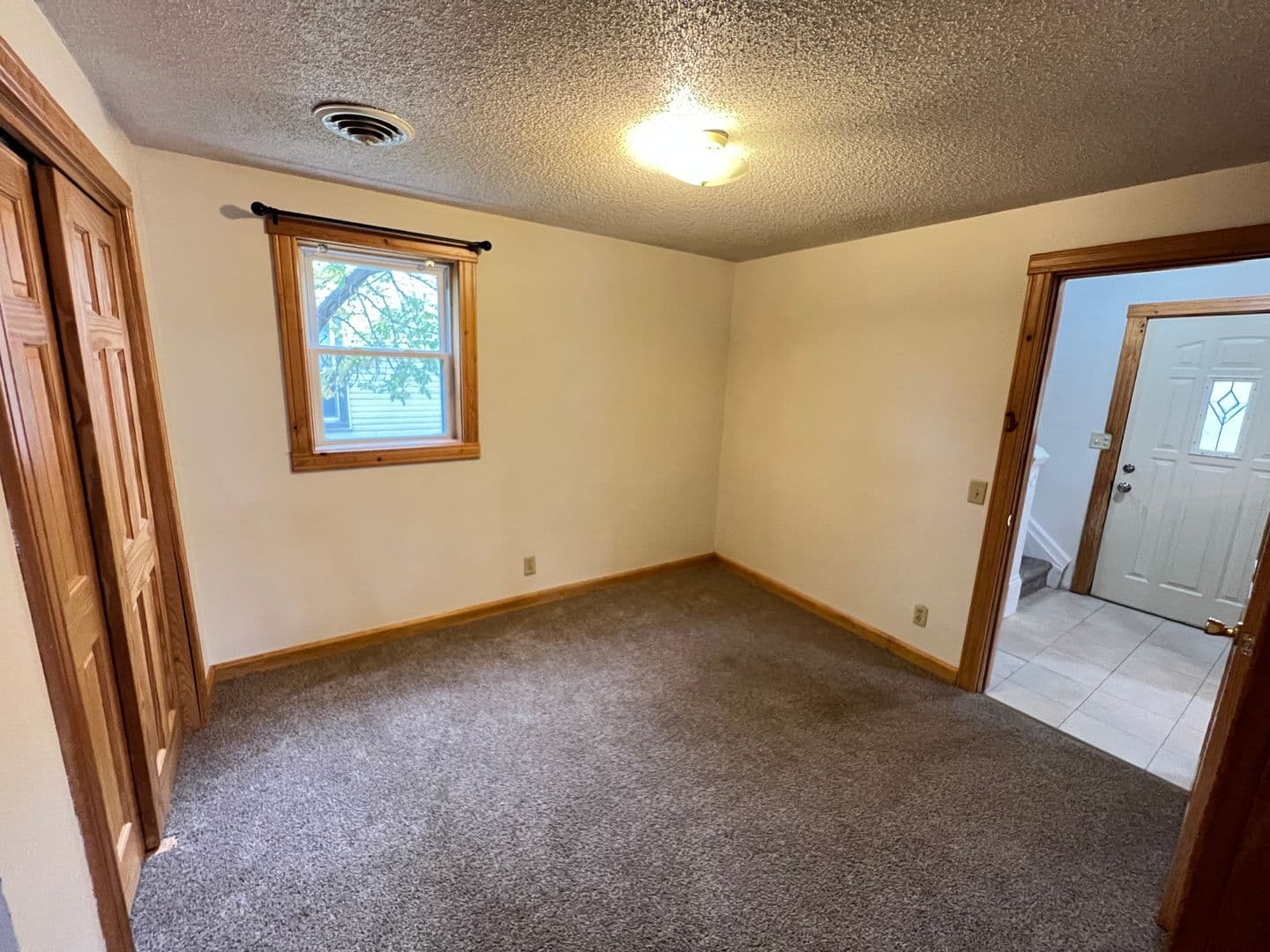 Superior House: 1227 Grand Ave