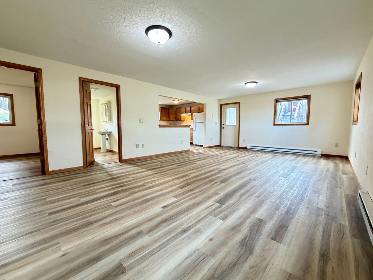 Superior Apartment: 2406 Hill Ave - 2