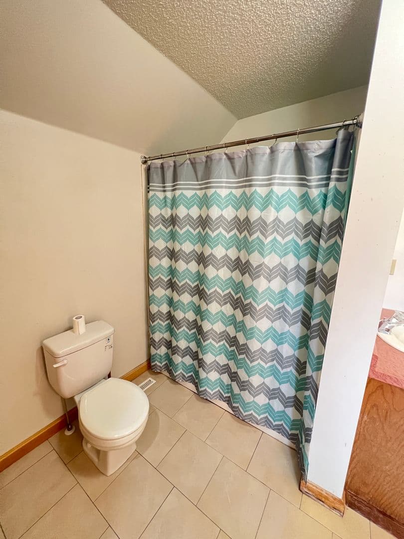 Superior House: 1227 Grand Ave