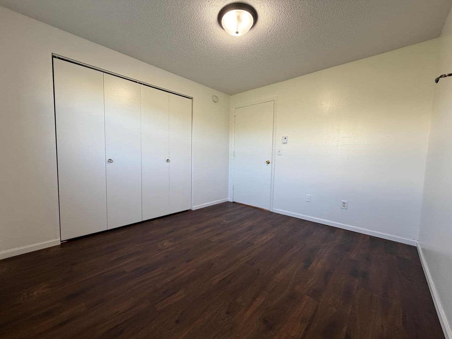 Superior Apartment: 2406 Hill Ave - 4