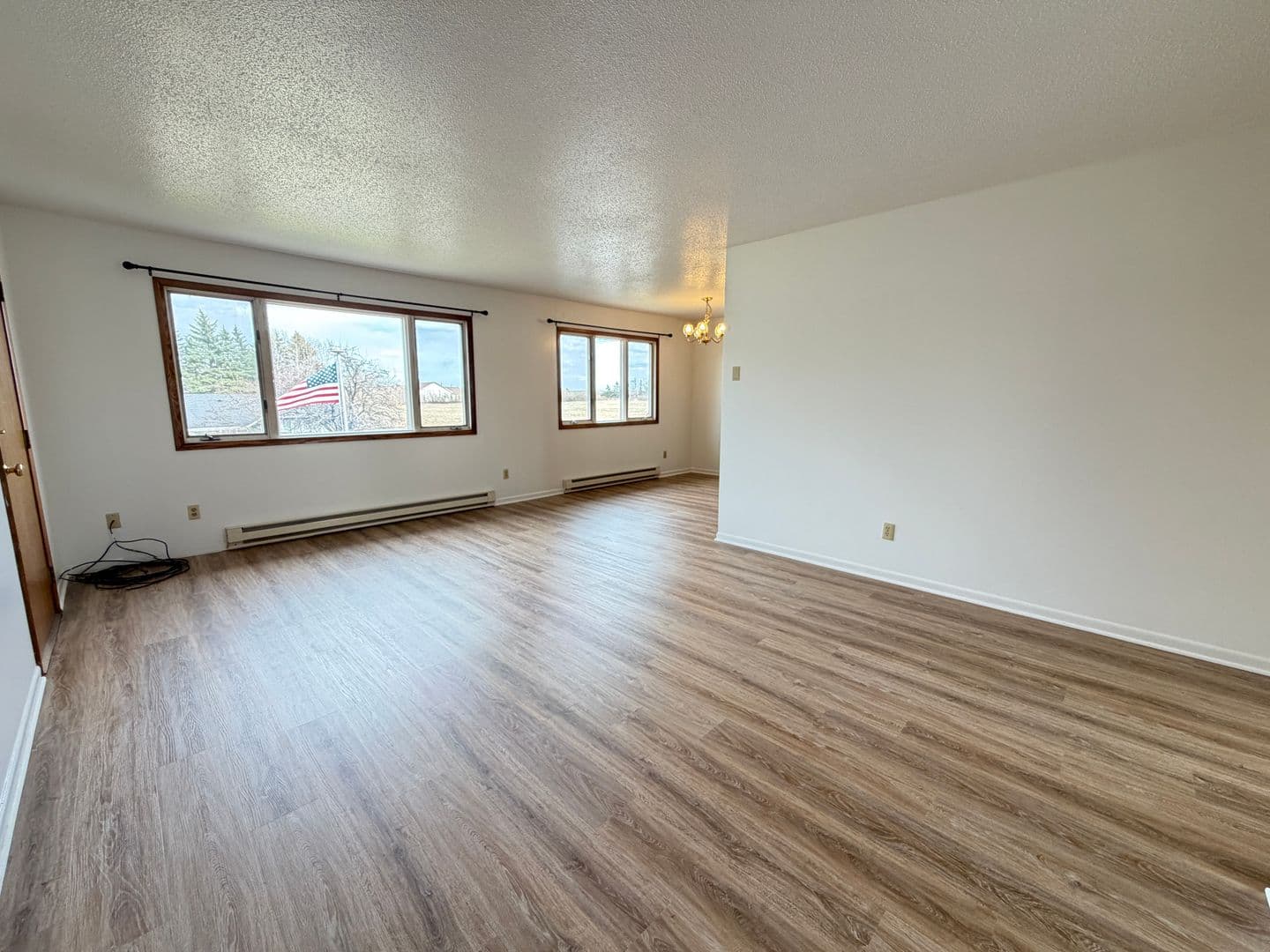 Superior Apartment: 3211 John Ave