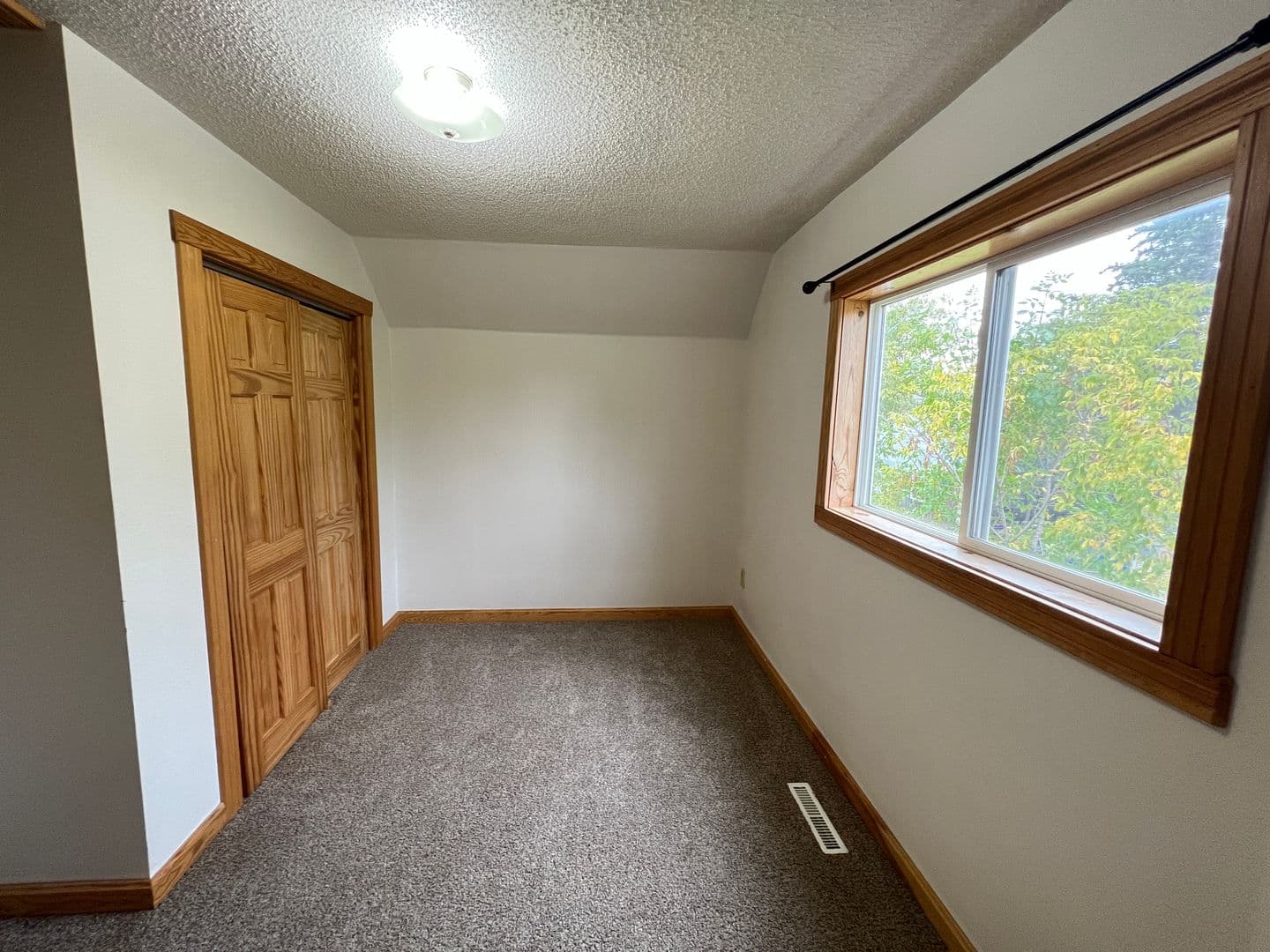 Superior House: 1227 Grand Ave