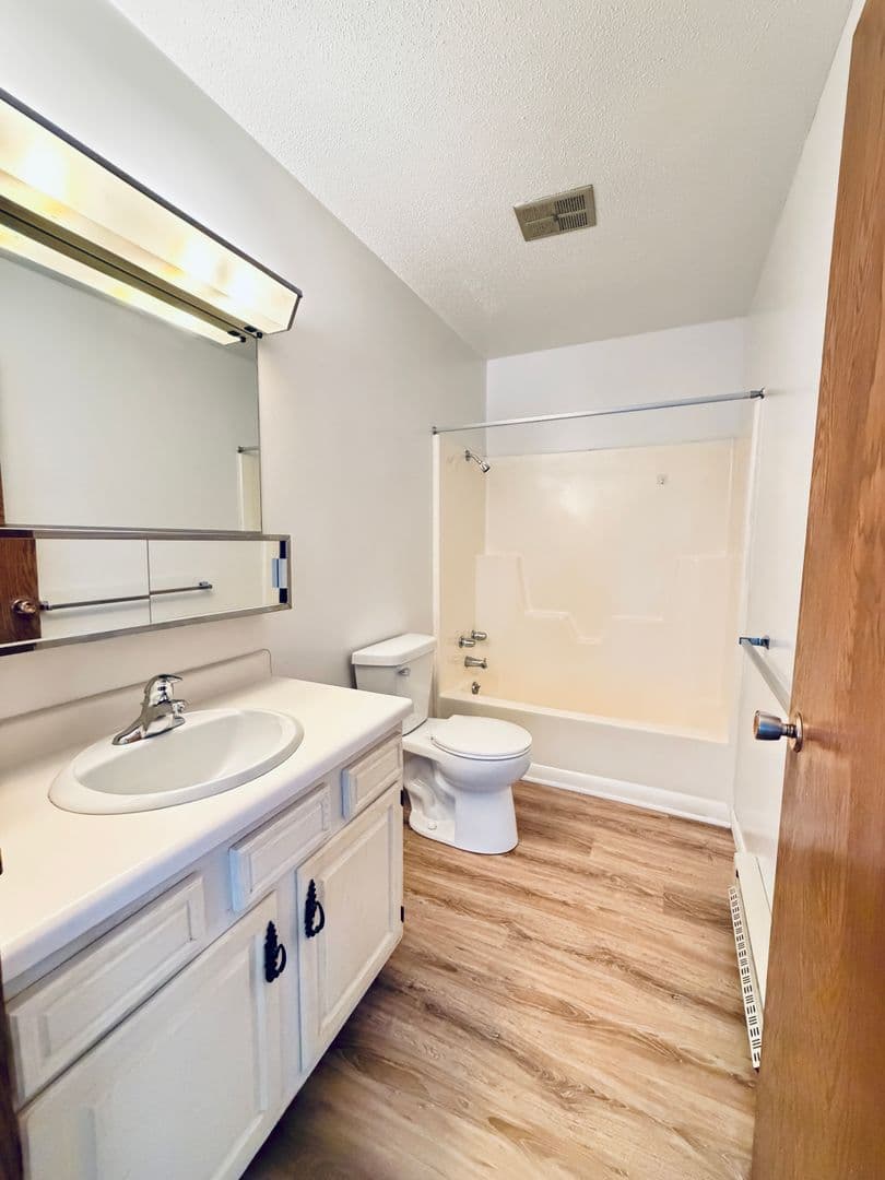Superior Apartment: 3211 John Ave