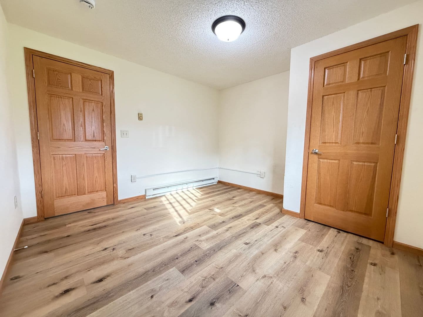 Superior Apartment: 2406 Hill Ave - 2