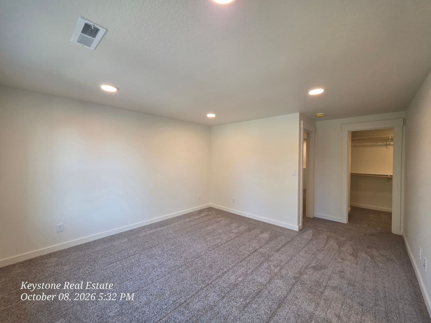 Eugene Apartment: 2588/2590 Dale Ave.