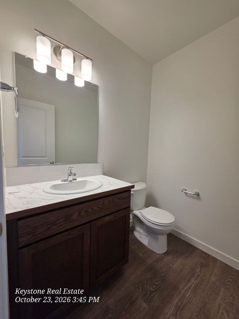 Eugene Apartment: 2588/2590 Dale Ave.
