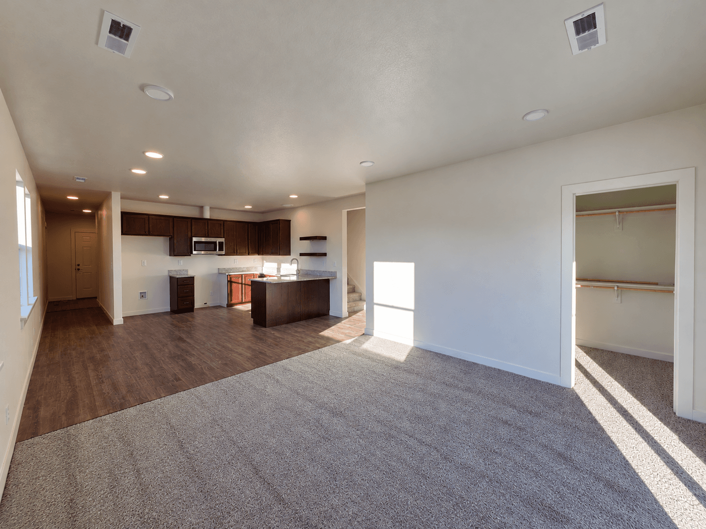 Eugene Apartment: 2588/2590 Dale Ave.