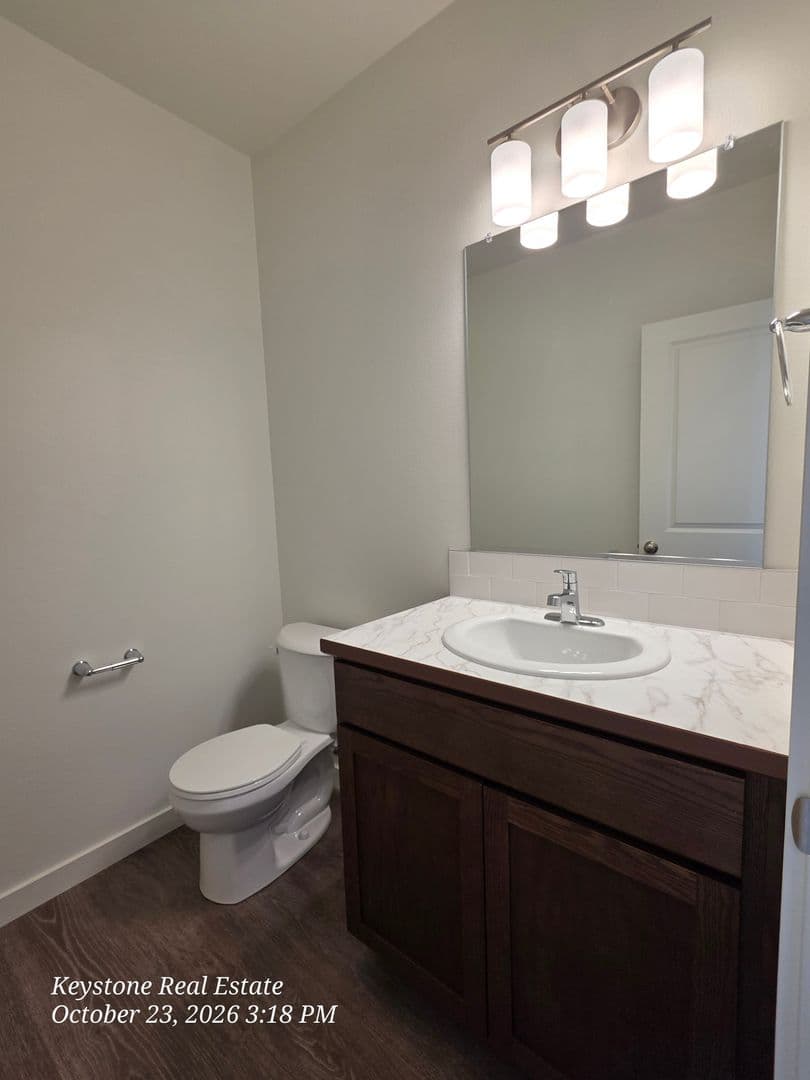 Eugene Apartment: 2588/2590 Dale Ave.