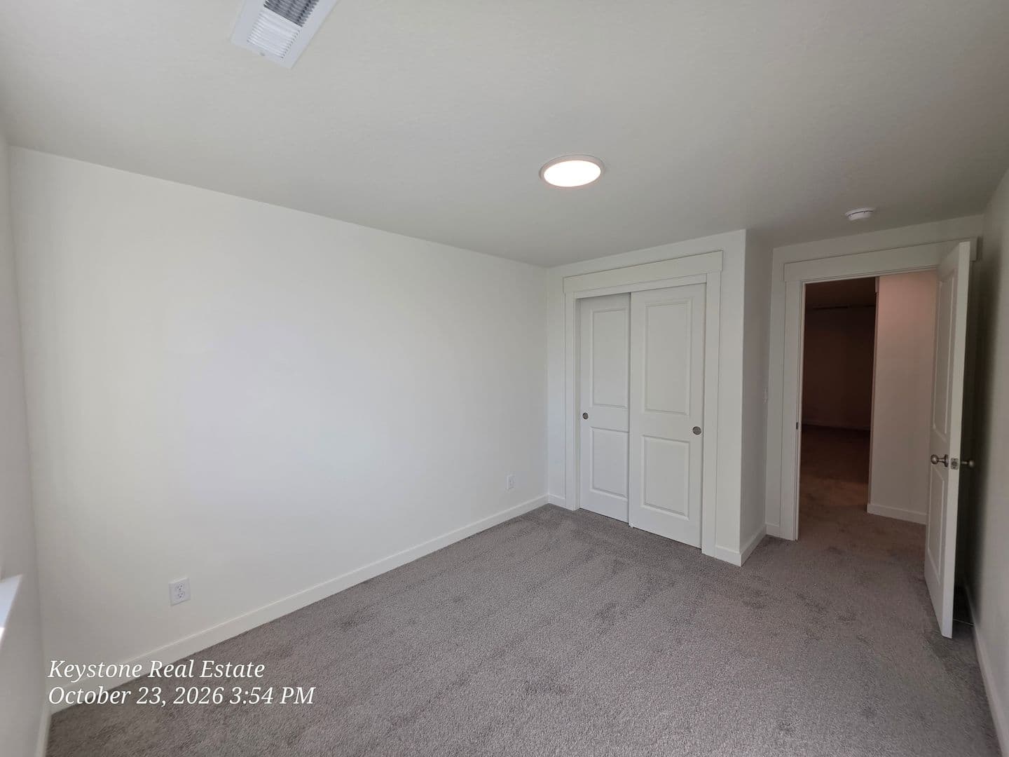 Eugene Apartment: 2588/2590 Dale Ave.