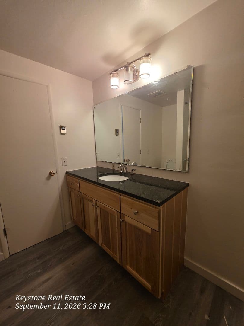 Eugene Apartment: 2710 Lincoln Street