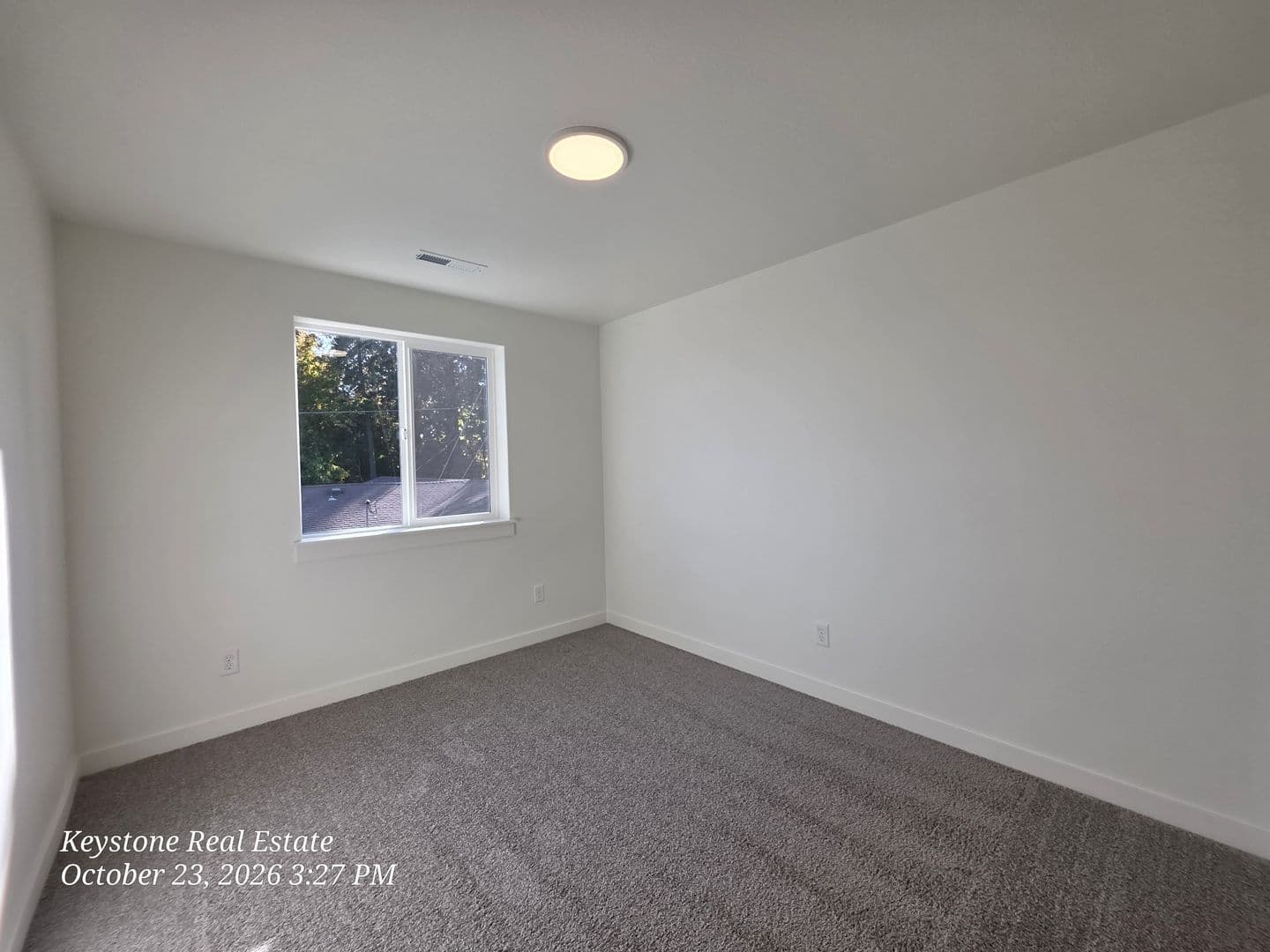 Eugene Apartment: 2588/2590 Dale Ave.