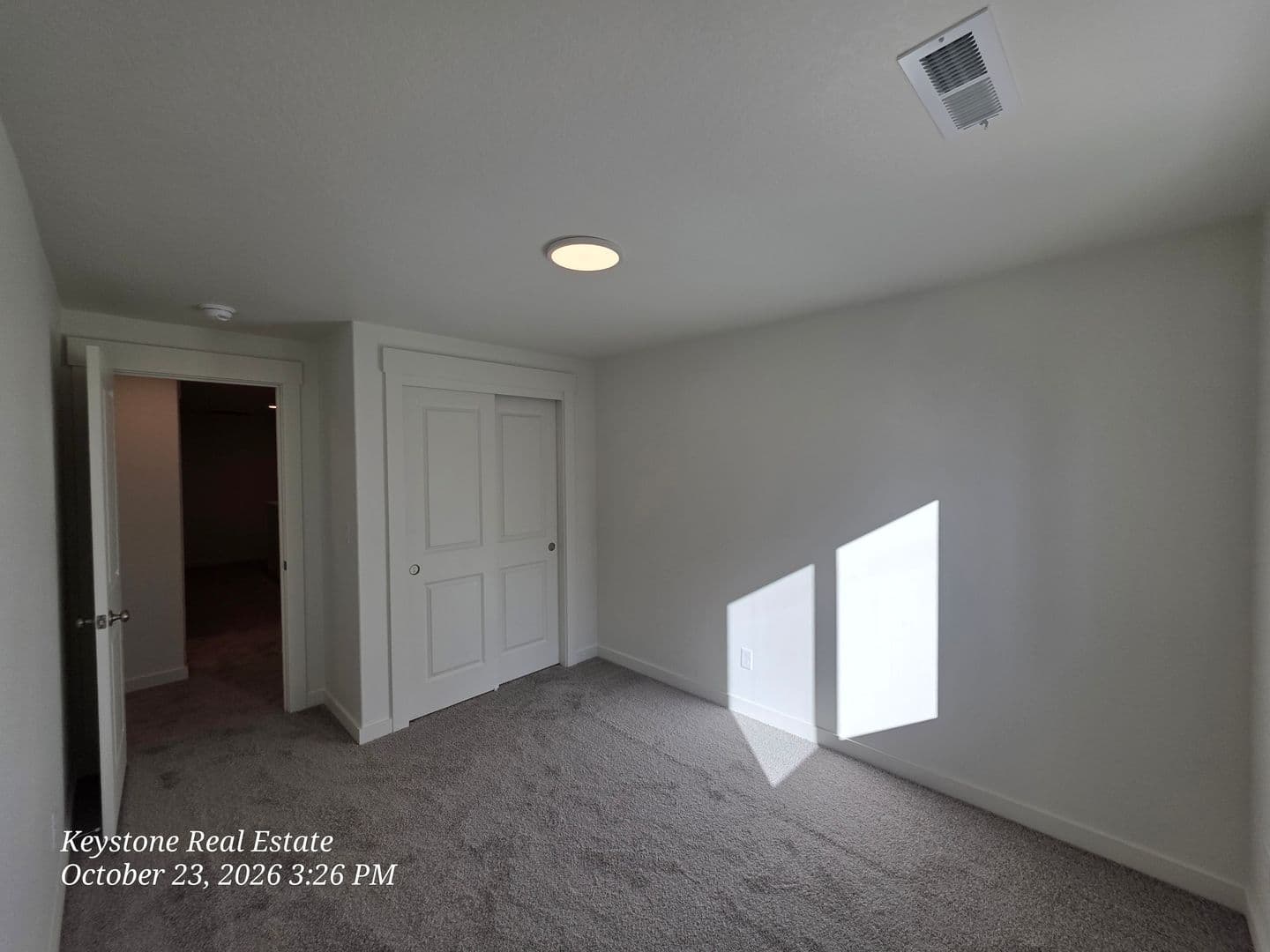 Eugene Apartment: 2588/2590 Dale Ave.