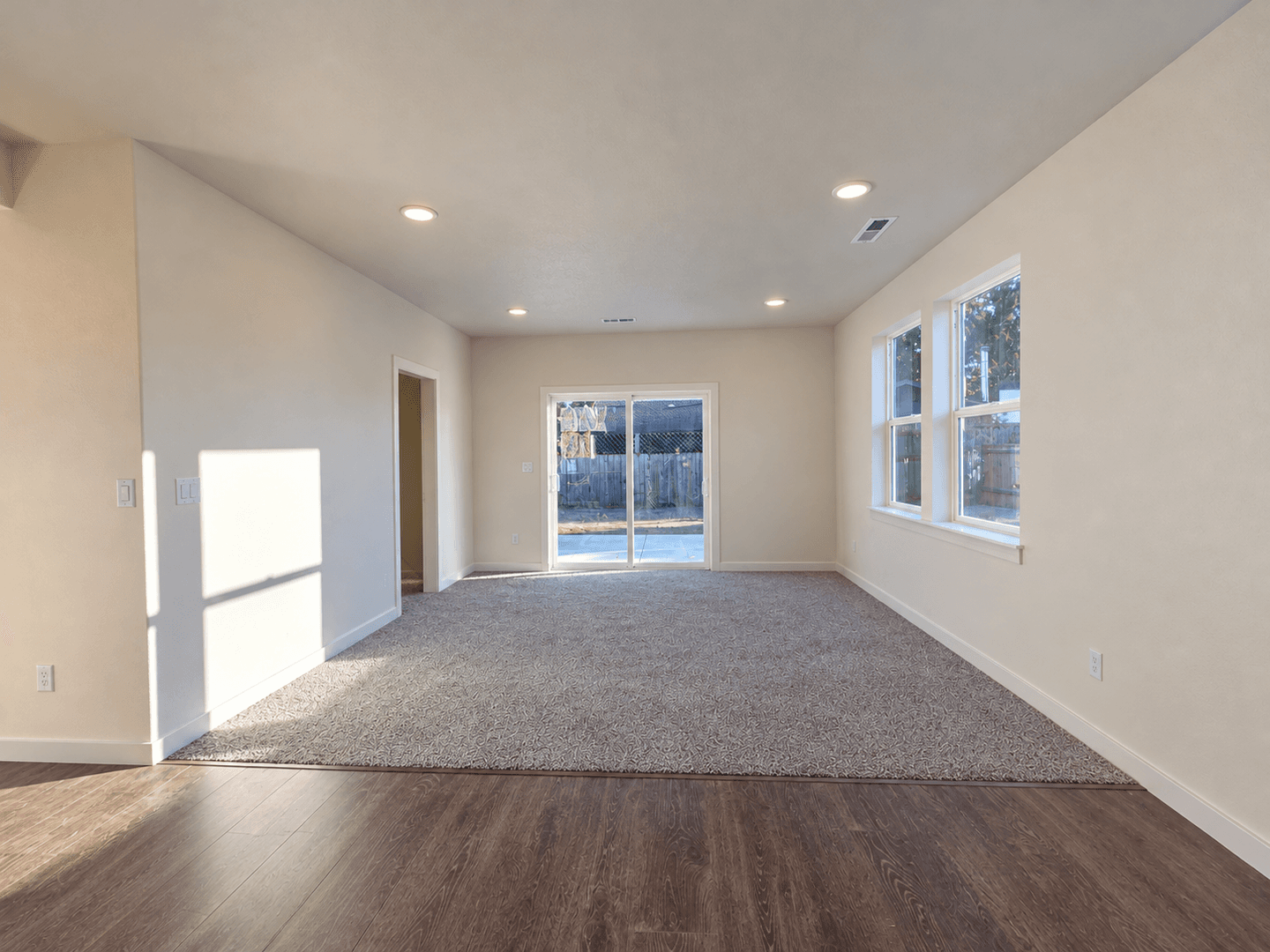 Eugene Apartment: 2588/2590 Dale Ave.