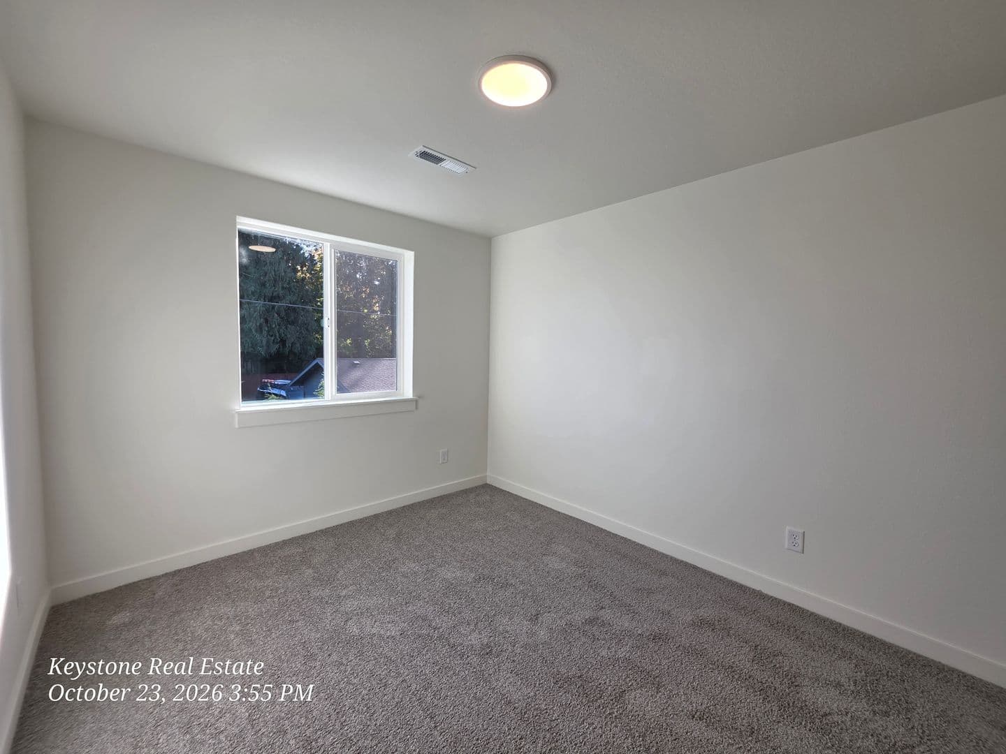 Eugene Apartment: 2588/2590 Dale Ave.