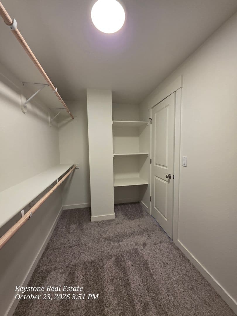 Eugene Apartment: 2588/2590 Dale Ave.