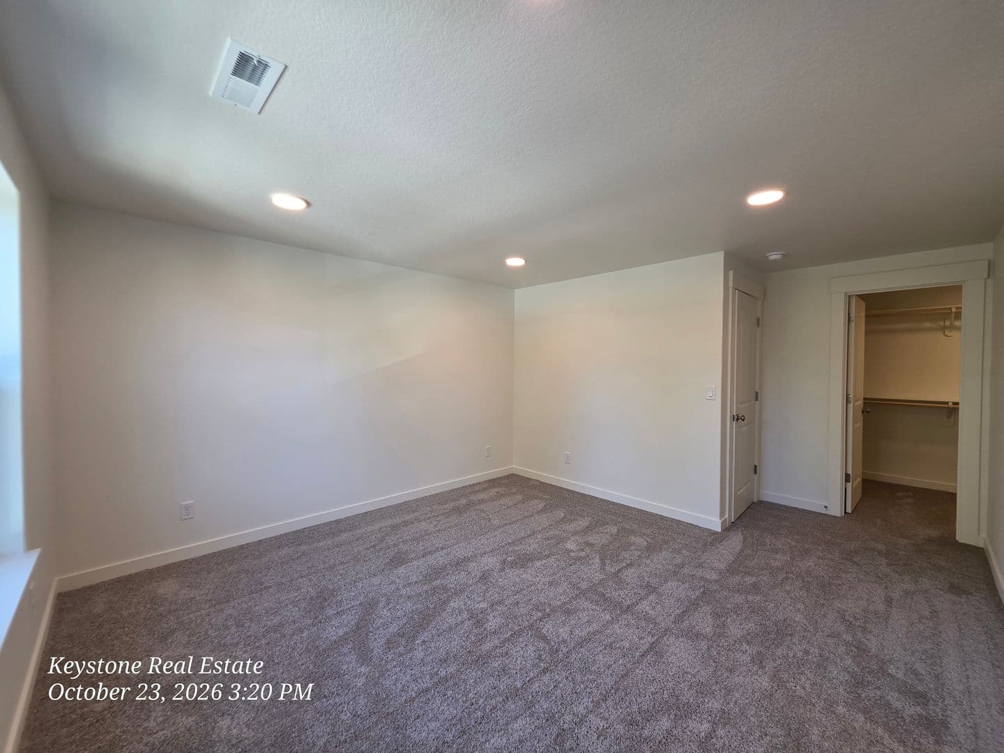 Eugene Apartment: 2588/2590 Dale Ave.