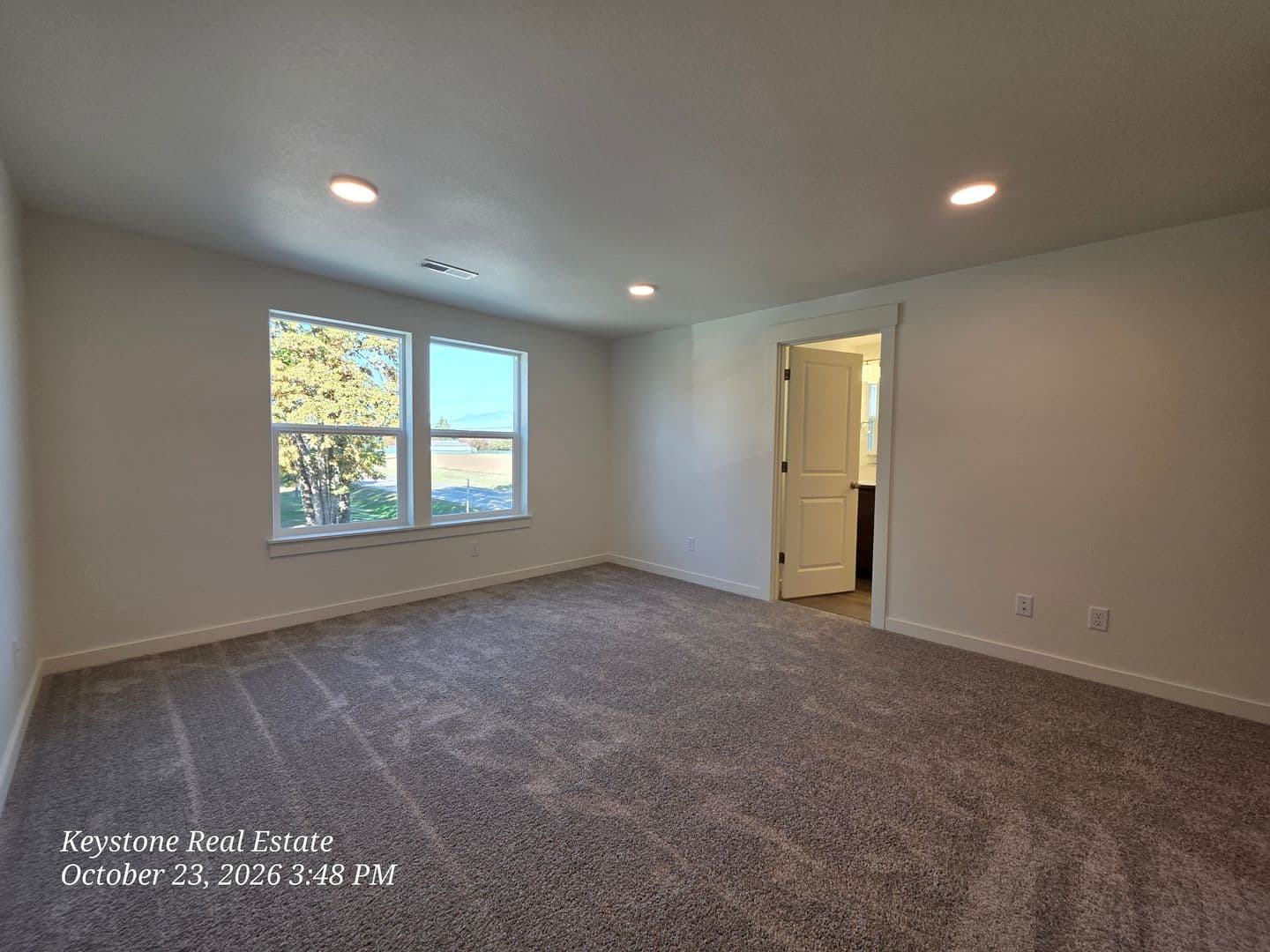 Eugene Apartment: 2588/2590 Dale Ave.