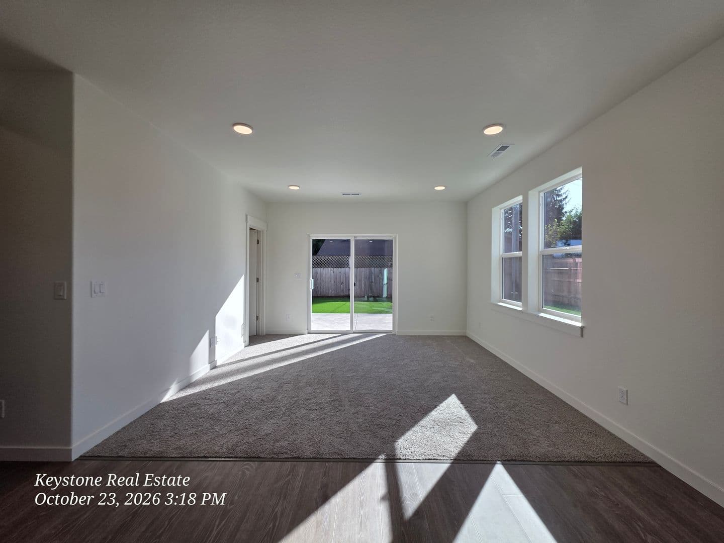 Eugene Apartment: 2588/2590 Dale Ave.