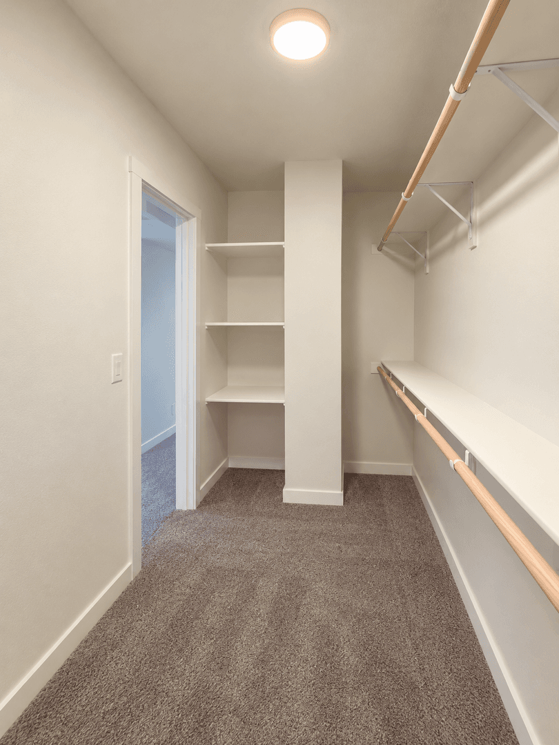 Eugene Apartment: 2588/2590 Dale Ave.