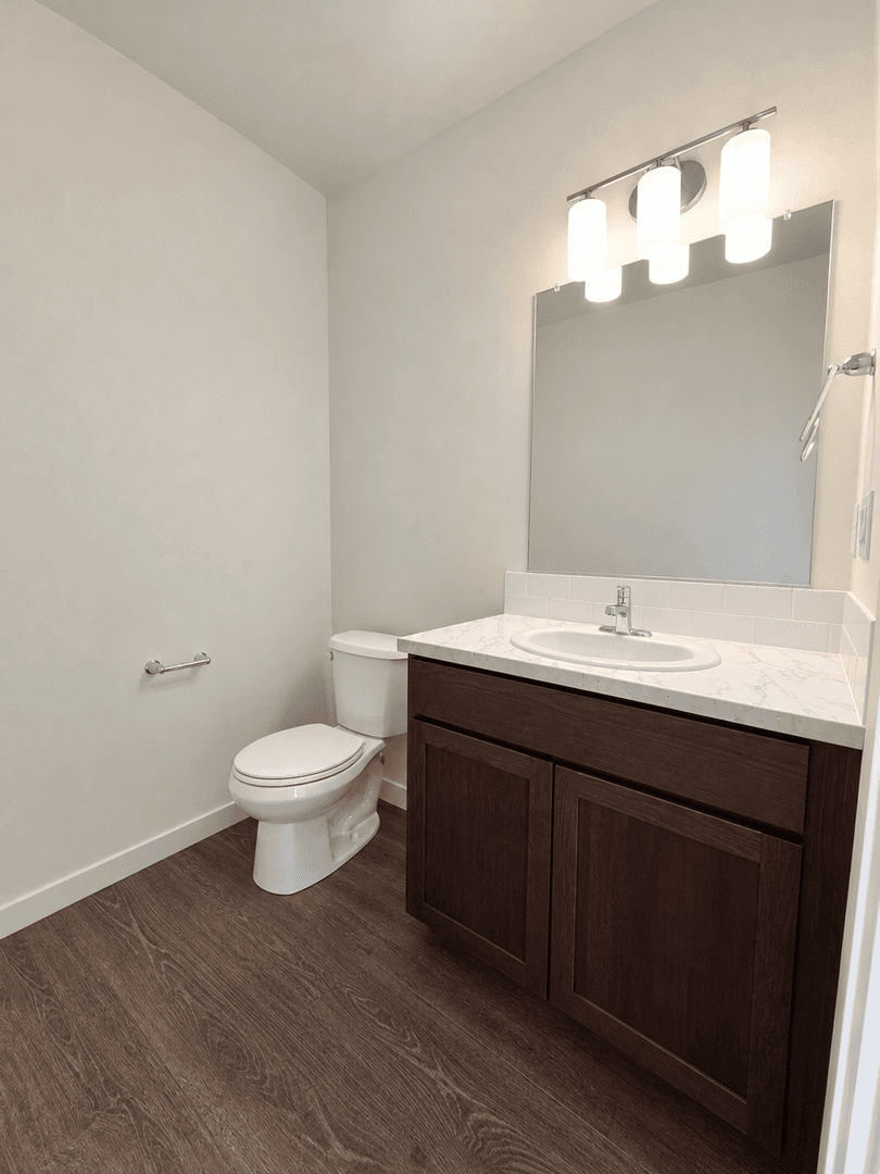 Eugene Apartment: 2588/2590 Dale Ave.