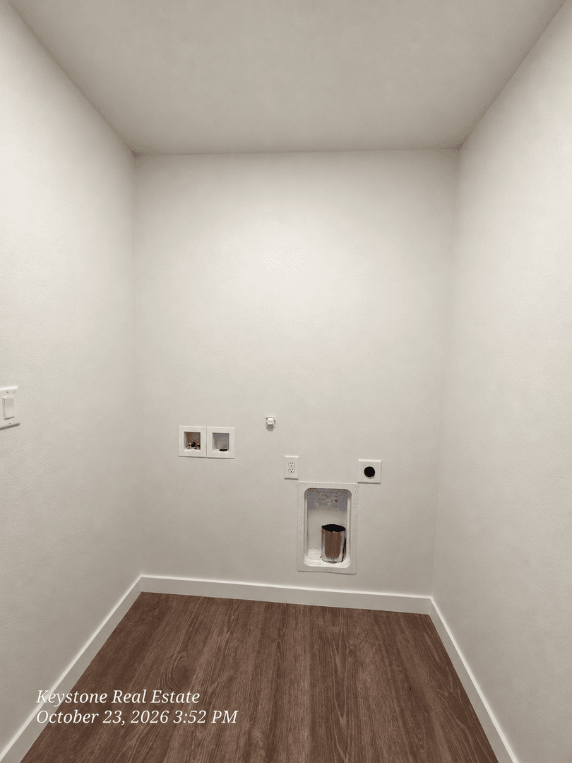 Eugene Apartment: 2588/2590 Dale Ave.