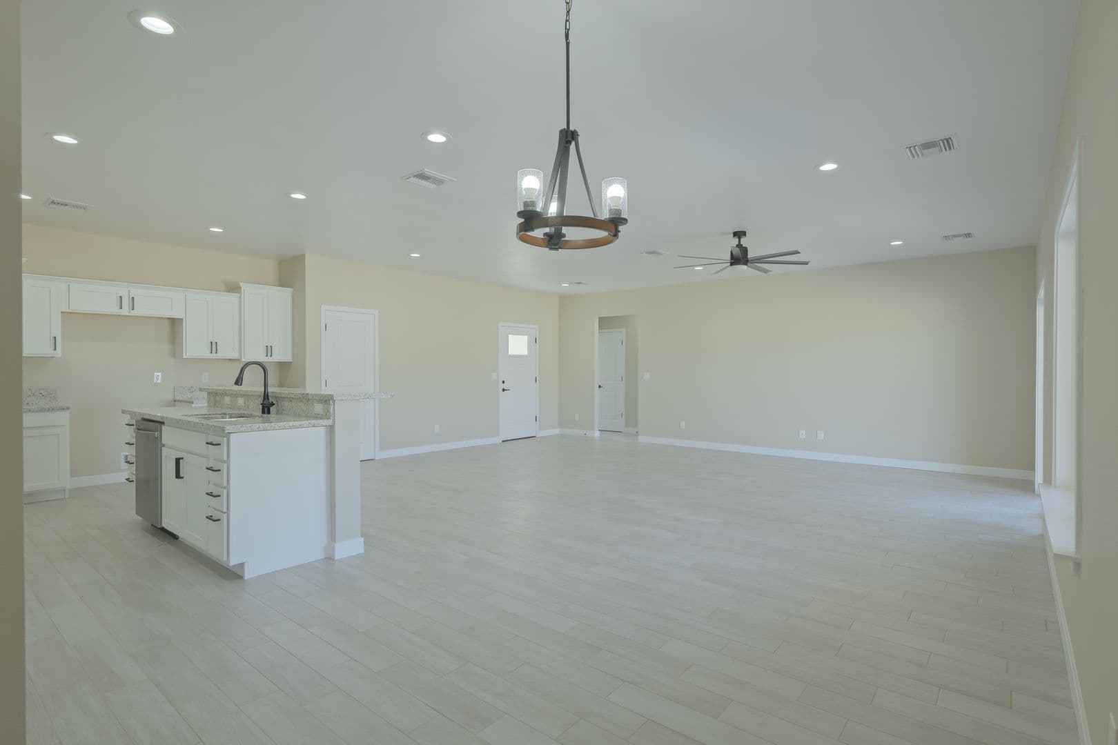Fort Mohave House: 2213 Hayden