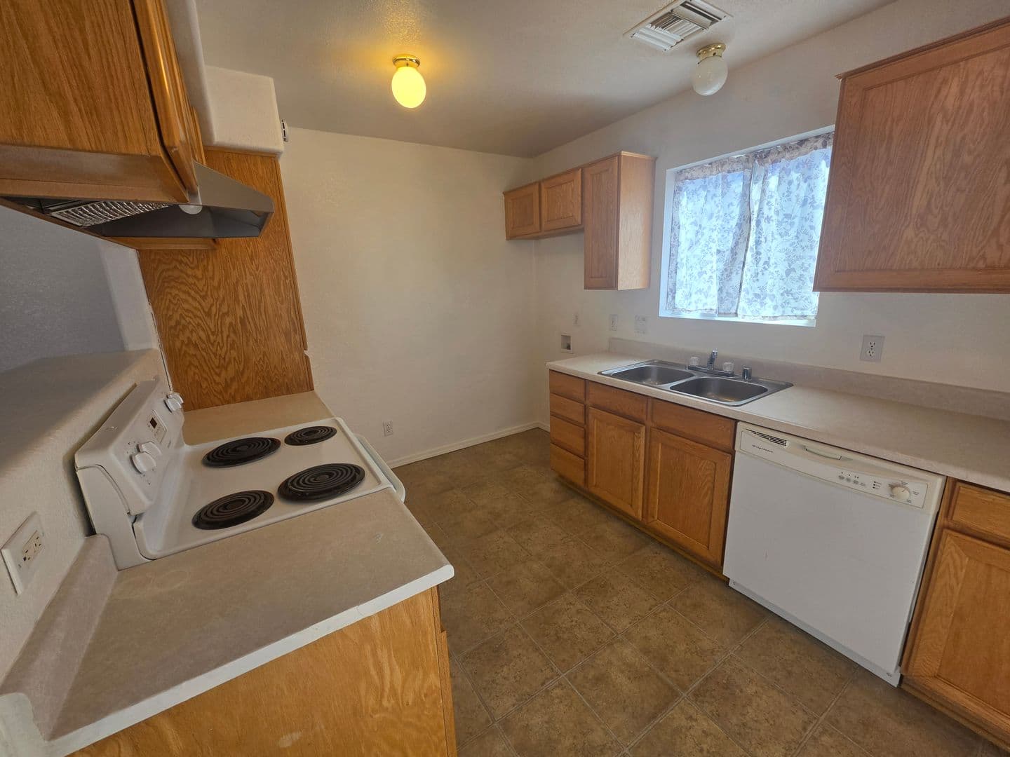 Bullhead City House: 1801 Artesia Drive