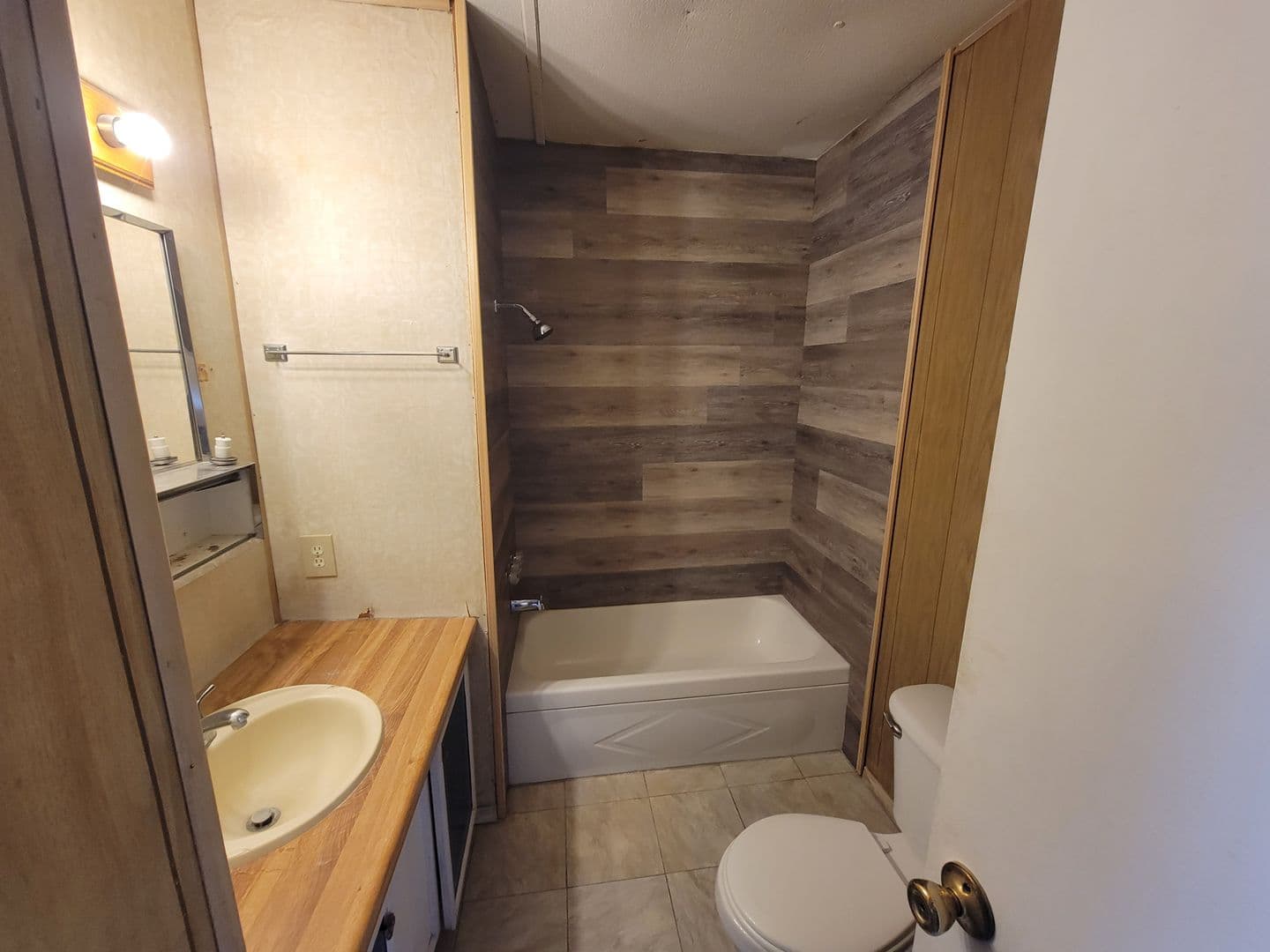 Bullhead City House: 1863 Surf & Sand