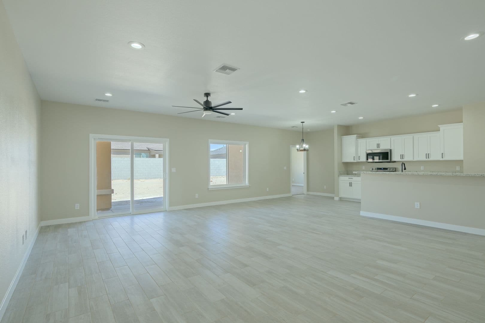 Fort Mohave House: 2213 Hayden