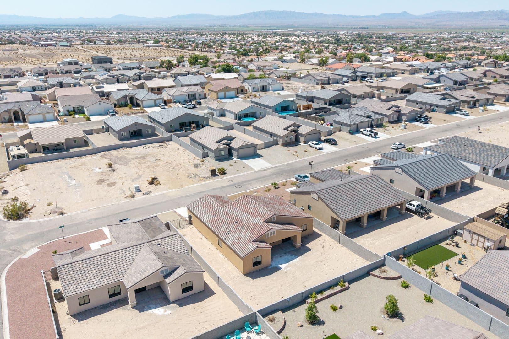 Fort Mohave House: 2213 Hayden